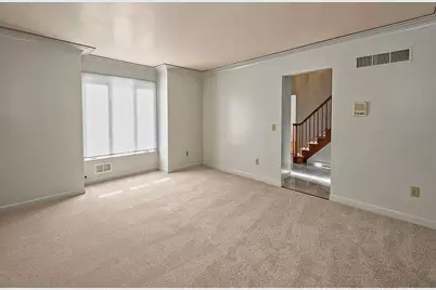 107 Fox Ridge Farms Dr, Pittsburgh, PA 15215 - Photo 6