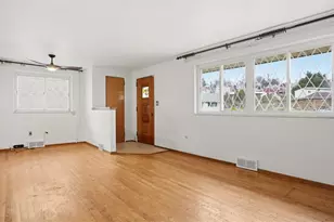 4782 Barone Dr, Pittsburgh, PA 15227 - Photo 10