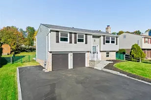1700 Friar Tuck, North Huntingdon, PA 15642 - Photo 2