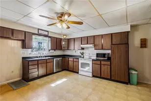 31 Daisy Ln, W Pike Run Twp, PA 15427 - Photo 20