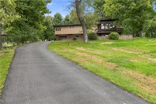 4020 Dickey Rd, Richland, PA 15044 - Photo 1