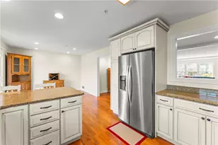 1053 Waterford Ct E, North Strabane, PA 15317 - Photo 10