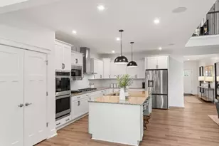 2699 SE Salerno Dr, Collier Township, PA 15071 - Photo 6