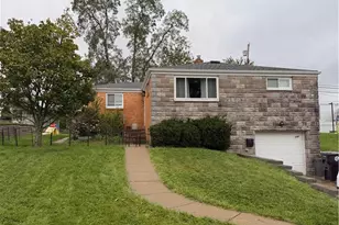 109 Eileen Dr, Pittsburgh, PA 15227 - Photo 2