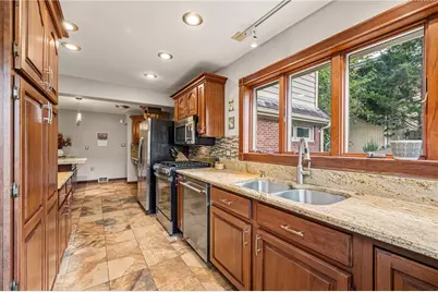 19 Sigrid Dr, Carnegie, PA 15106 - Photo 8