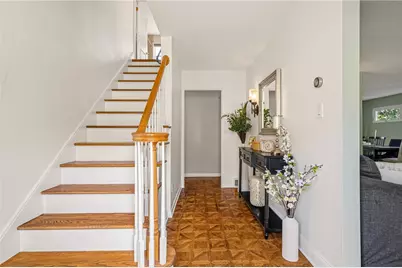 19 Sigrid Dr, Carnegie, PA 15106 - Photo 2