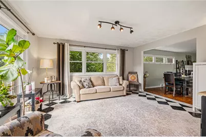 19 Sigrid Dr, Carnegie, PA 15106 - Photo 6
