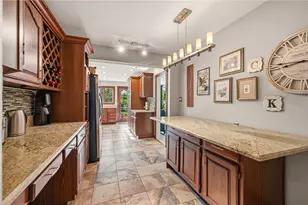 19 Sigrid Dr, Carnegie, PA 15106 - Photo 10