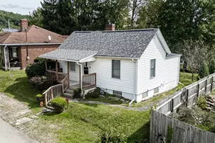 817 Isobel St, Springdale Township, PA 15049 - Photo 4