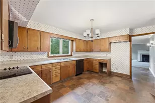425 Vogan Dr, Mercer Boro, PA 16137 - Photo 12