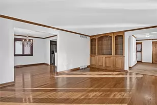 21 Scenic Dr, Kennedy Township, PA 15108 - Photo 6