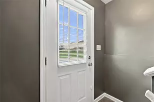 1112 Arrowhead Dr, South Strabane, PA 15301 - Photo 4