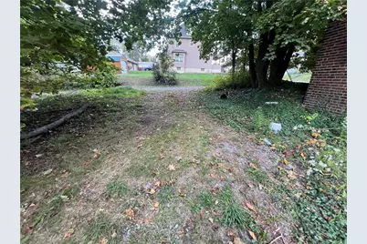 1031 E Washington St, New Castle, PA 16101 - Photo 12