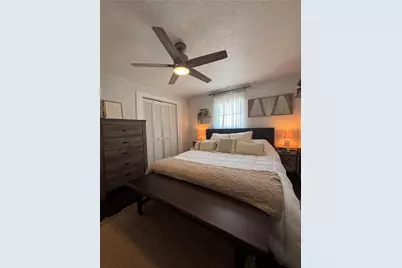 1115 Grandview Dr, Jeannette, PA 15644 - Photo 8