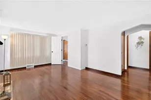 3710 Oakton Rd, Pittsburgh, PA 15227 - Photo 10