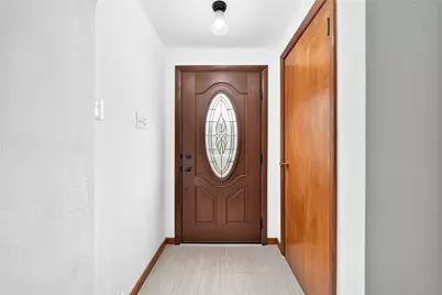3710 Oakton Rd, Pittsburgh, PA 15227 - Photo 8
