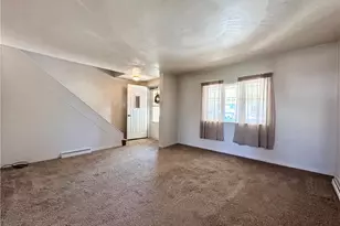 428 Longfellow St, Vandergrift, PA 15690 - Photo 12