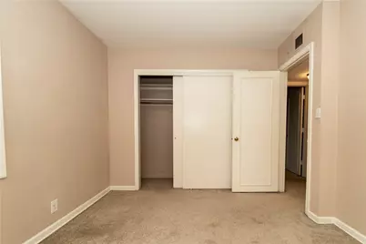 646 Robinwood Dr #F, Scott Township, PA 15216 - Photo 12
