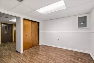 3407 Pinewood Dr, West Homestead, PA 15120 - Photo 22