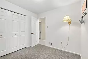 1123 Rial Dr, Bethel Park, PA 15102 - Photo 38