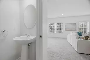 683 Freedom Dr, Carnegie, PA 15106 - Photo 16
