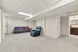 922 Maplewood Dr, Pittsburgh, PA 15234 - Photo 18