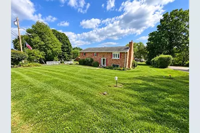 102 Carol Dr, Buffalo Township, PA 16055 - Photo 2