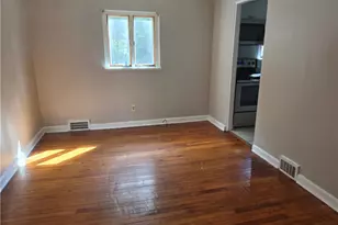 370 Anawanda Ave, Pittsburgh, PA 15228 - Photo 4