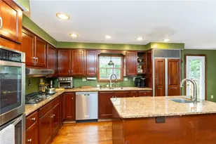 1286 Lakemont Dr, Pittsburgh, PA 15243 - Photo 2
