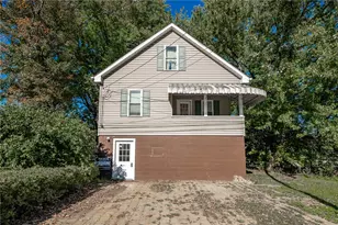 1717 1/2 5th Ave Ext, Manor Township, PA 16226 - Photo 1