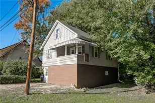 1717 1/2 5th Ave Ext, Manor Township, PA 16226 - Photo 2