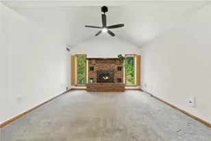 909 Clayton Dr, Hempfield Township, PA 15601 - Photo 12