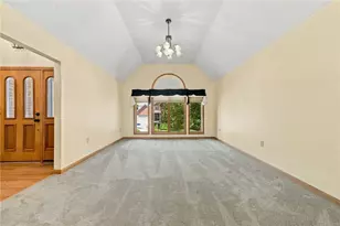 909 Clayton Dr, Hempfield Township, PA 15601 - Photo 10