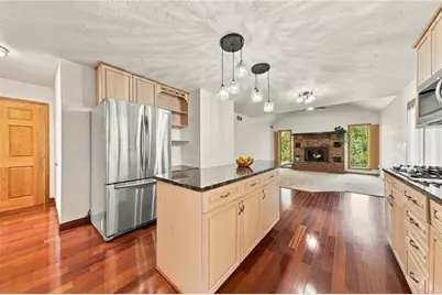 909 Clayton Dr, Hempfield Township, PA 15601 - Photo 4