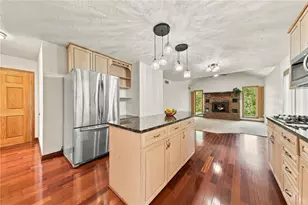 909 Clayton Dr, Hempfield Township, PA 15601 - Photo 4
