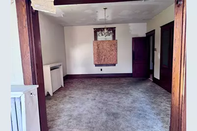 215 S 2nd St, Jeannette, PA 15644 - Photo 4