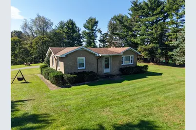 95 Maplewood Rd, Perry Township, PA 15486 - Photo 2
