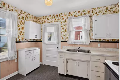 642 Dewey Avenue, Bridgeville, PA 15017 - Photo 18