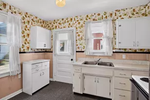 642 Dewey Ave, Bridgeville, PA 15017 - Photo 18