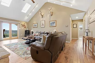 1411 John Dr, North Huntingdon, PA 15642 - Photo 2