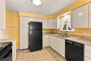 117 Chalet Dr, Pittsburgh, PA 15221 - Photo 12