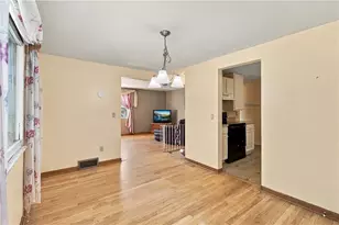 117 Chalet Dr, Pittsburgh, PA 15221 - Photo 8