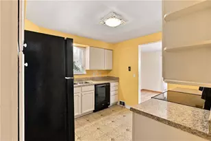 117 Chalet Dr, Pittsburgh, PA 15221 - Photo 10