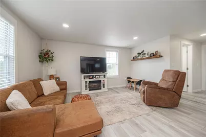 51 Florence Dr, Fallowfield, PA 15022 - Photo 8