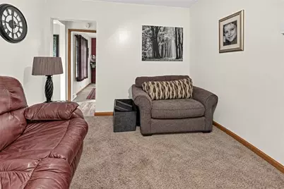 428 Lawnview Ave, Neshannock Township, PA 16105 - Photo 6