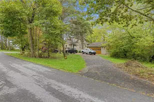 428 Lawnview Ave, Neshannock Township, PA 16105 - Photo 2