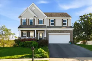 215 Horse Shoe Dr, Findlay Township, PA 15026 - Photo 1