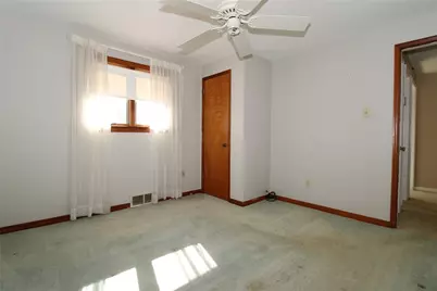 4297 E Barlind Drive, Pittsburgh, PA 15227 - Photo 18