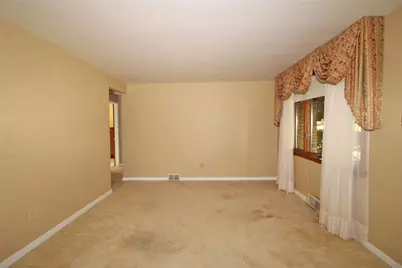 4297 E Barlind Drive, Pittsburgh, PA 15227 - Photo 4
