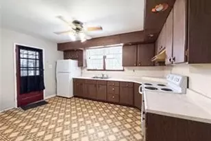 6 Logan Ave, City of But NE, PA 16045 - Photo 8